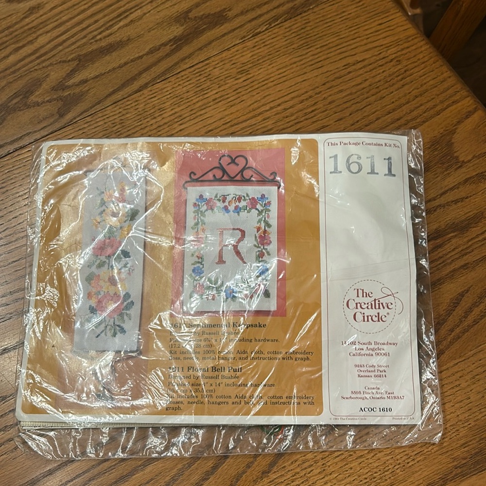 The creative circle 1611 sentimental keepsake floral bell pull sealed bag new